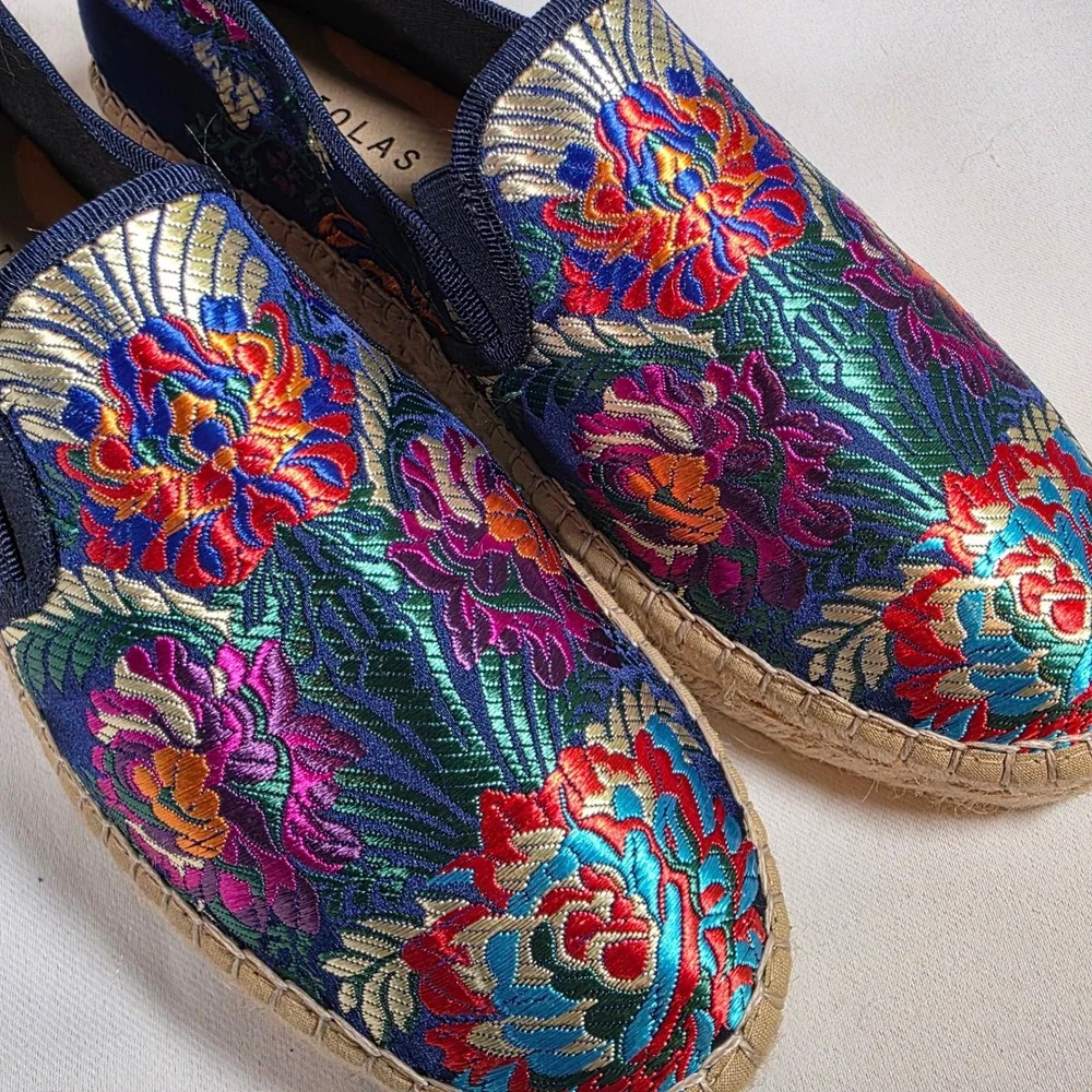 Fabiolas Floral Embroidered Navy Women 39 Espadrille Flat Boho Artisan Whimsical